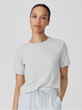 EILEEN FISHER - CREWNECK T-SHIRT. 100% Organic Cotton. Chalk. (light grey) Small
